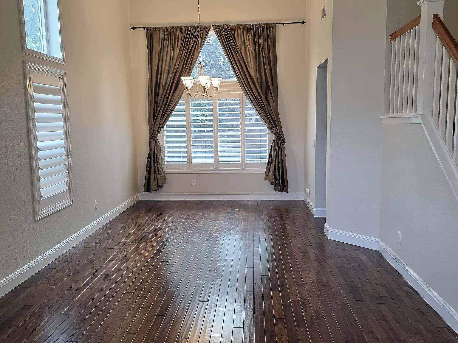 4 bed, 2161 sqft, $3,500 — Photo 4