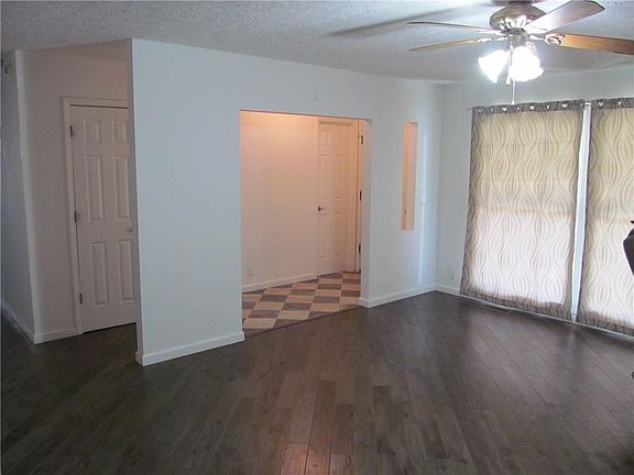 4th image of 3301 N Ashland Ave