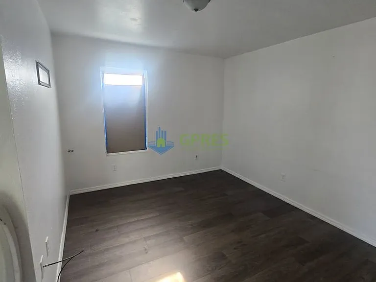 641 Linden Ave — Photo 5