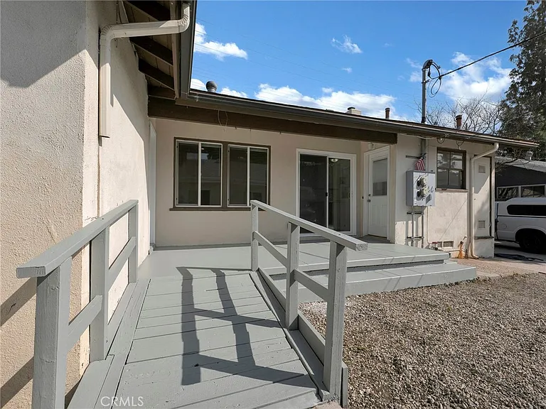 22222 Vanowen St — Photo 32