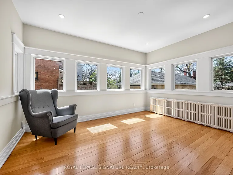 426 Armadale Ave — Photo 14