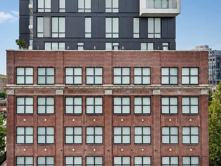 303 Washington St — Photo 22