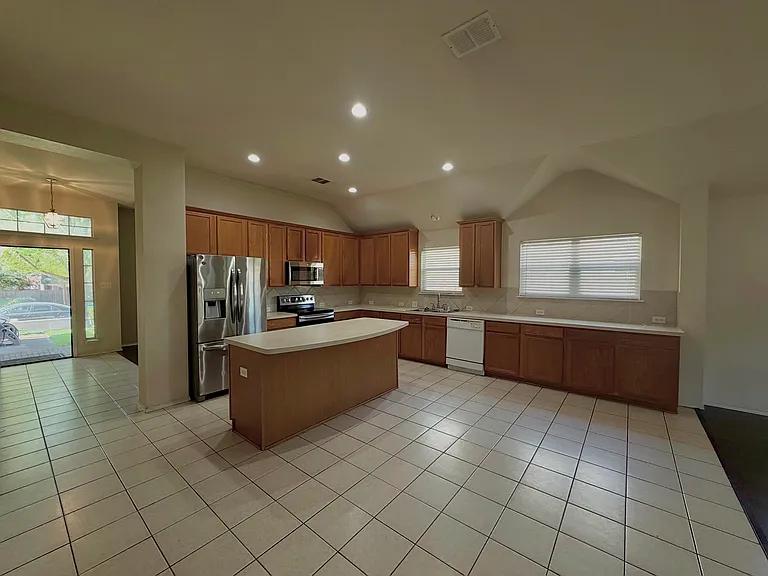 8520 Ontario Dr — Photo 4