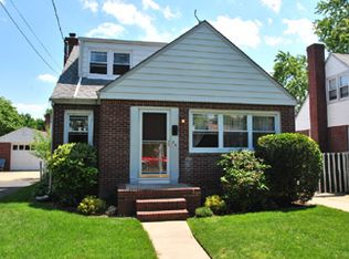 20 79th Ave, New Hyde Park, NY 11040