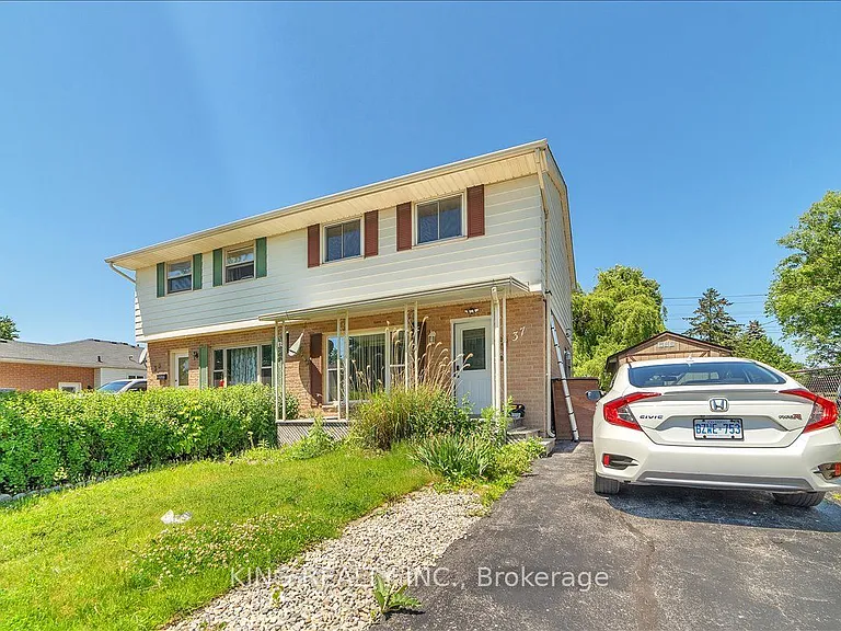 37 Vanier Pl — Photo 2