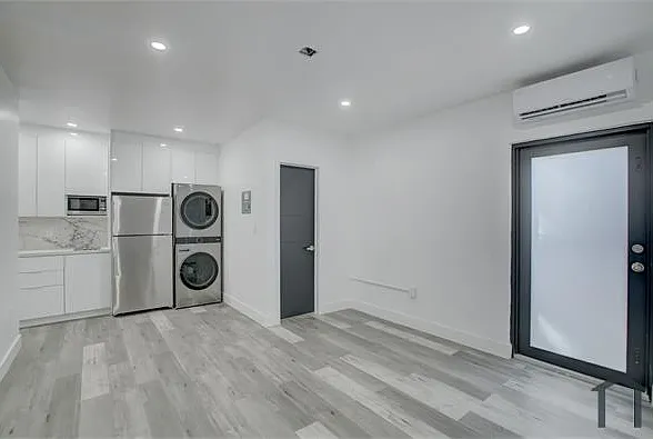 511 SW 15th St #D — Photo 8