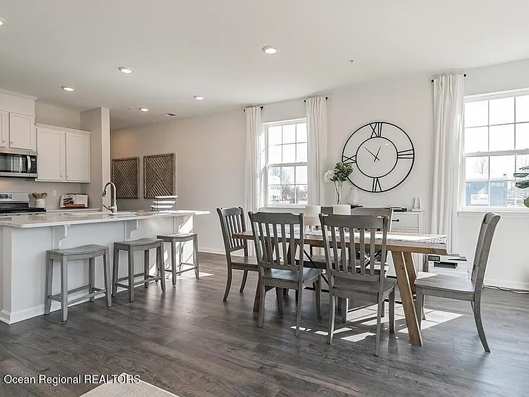 14 Mantoloking Dr — Photo 4