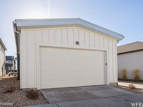 4th image of 1046 W Albion Meadow Way