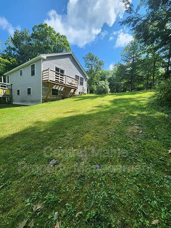 3 bed, 2.0 bath, 1800 sqft, $2,400 — Photo 3