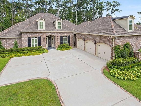 2nd image of 104 Oleander Ct