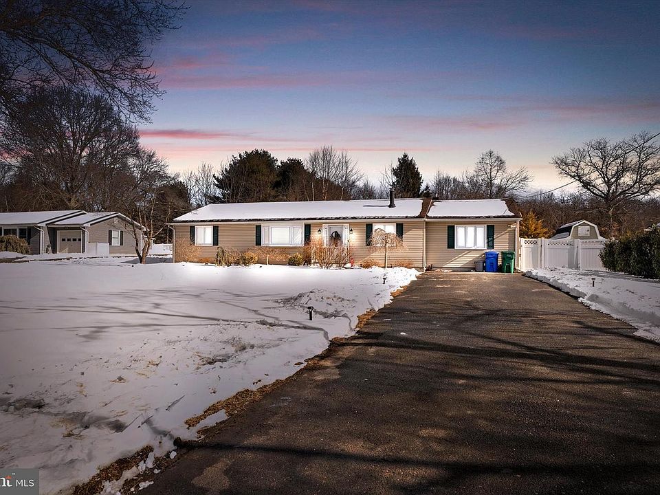 1st image of 387 Chesterfield Jacobstown Rd