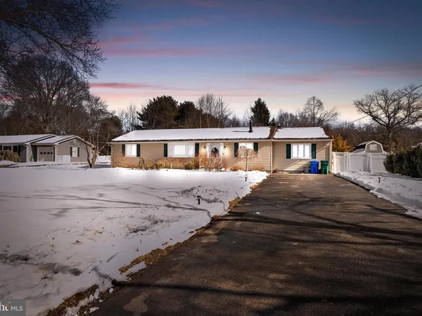 387 Chesterfield Jacobstown Rd, Wrightstown, NJ 08562