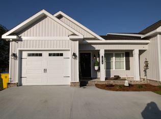 101 Woodsedge Dr, Brooklet, GA 30415