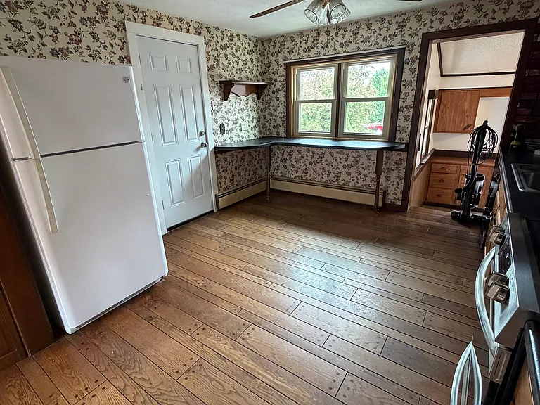 13 W School St #15 — Photo 3