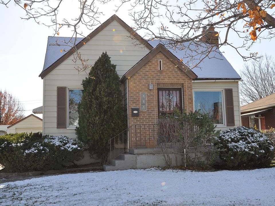 1st image of 464 E Emerson Ave