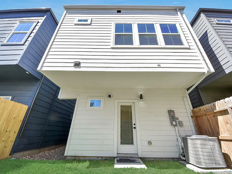 3010 Jensen Springs Ln — Photo 44