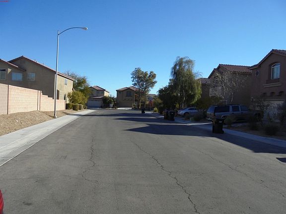 5th image of 729 Sterling Spur Ave