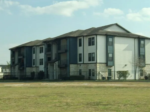 902 S Palm Court Dr #1, Harlingen, TX 78552