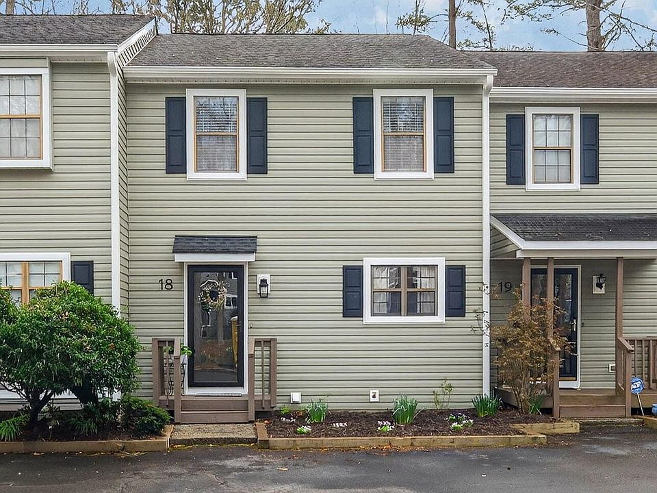 1st image of 18 Willow Bridge Dr