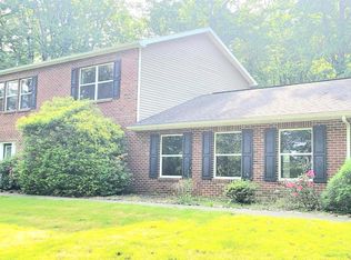 1136 Kuhn Rd, Boiling Springs, PA 17007