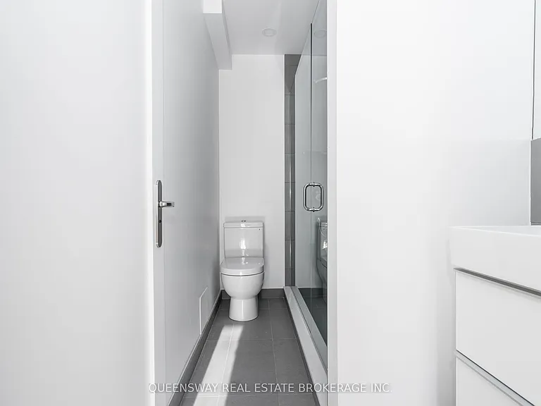 110 Wellesley St E #102 — Photo 17