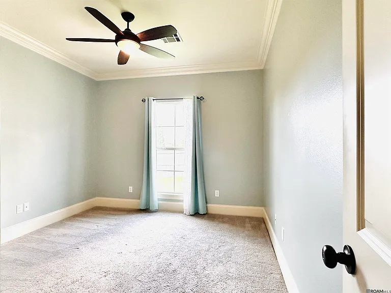 747 Portula Ave — Photo 16