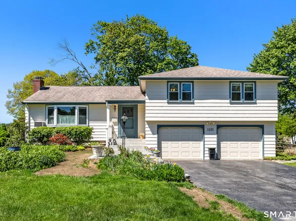1221 North Main Street, West Hartford, CT 06117