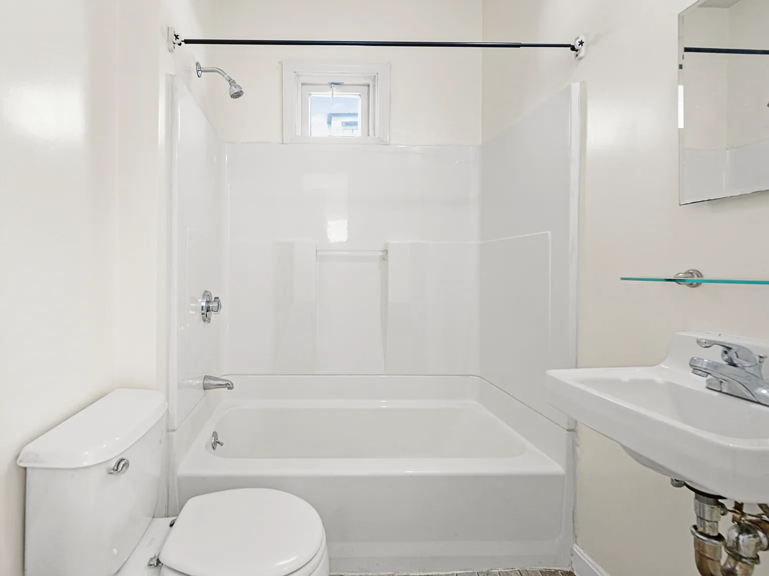 1 bed, 885 sqft, $2,095 — Photo 1