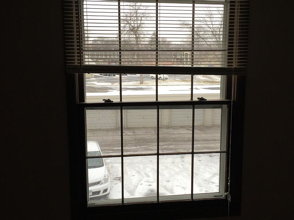 1st image of 924 Westbrooke Way APT 6