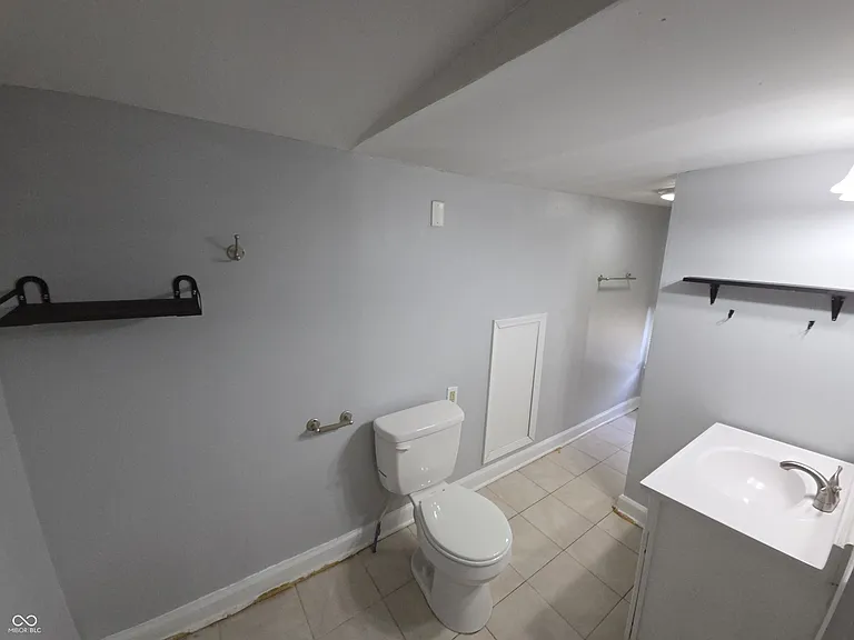 1339 Lee St — Photo 15