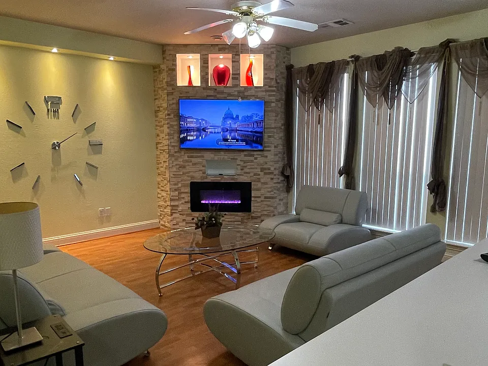 2728 Atrium Dr