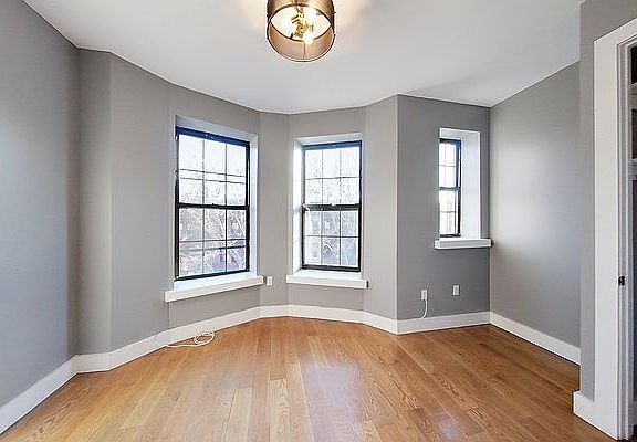 5th image of 273 Halsey St #3L