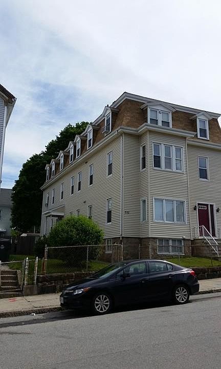 2nd image of 282 Sprague St