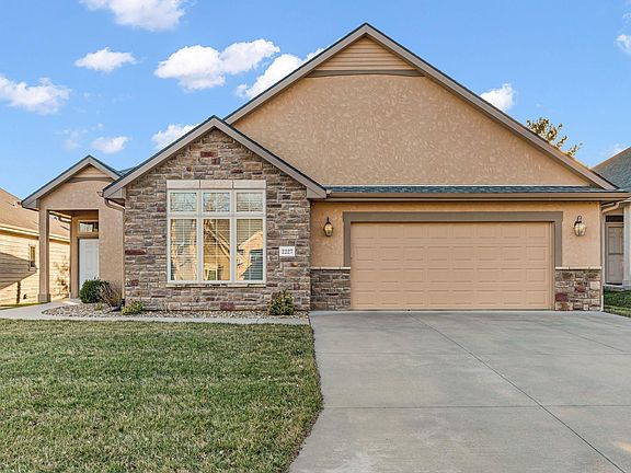 2nd image of 2227 SW Village Hall Rd