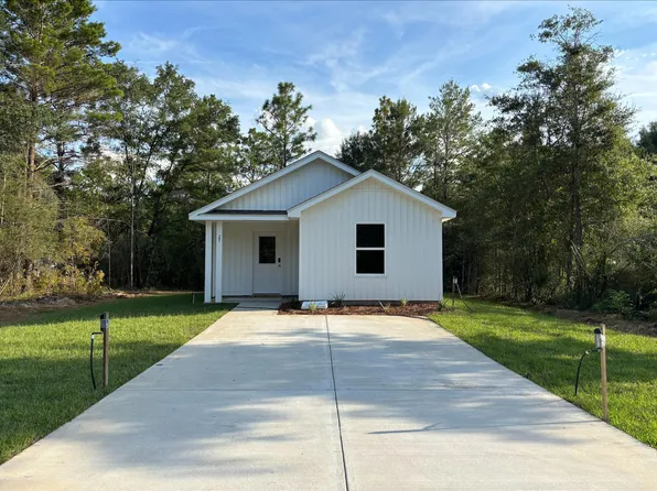 27 W Crocus Ave, Defuniak Springs, FL 32433
