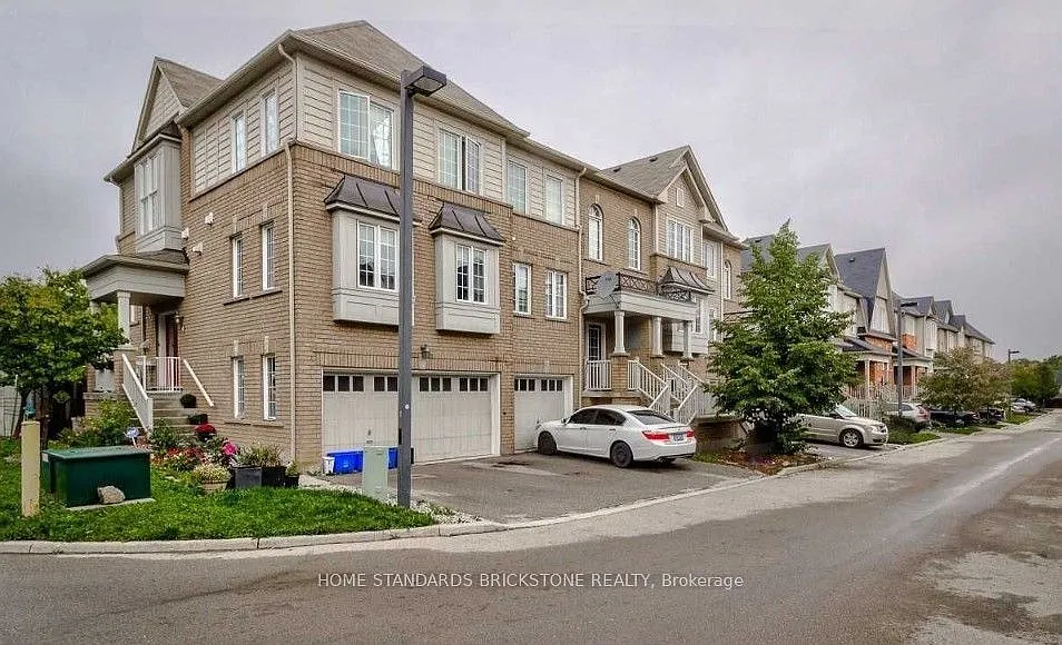 4 bed, $2,899 — Photo 2