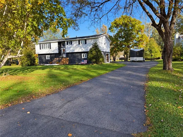 11 Anthony Dr, Seneca Falls, NY 13148