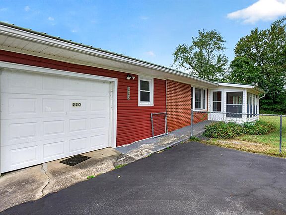3rd image of 220 Midway Subdivision Cir
