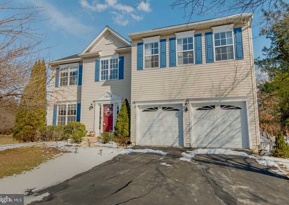 1st image of 19204 Jamestown Dr