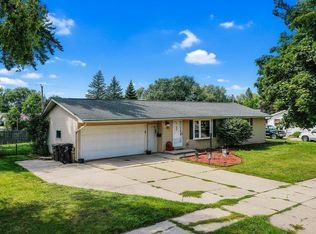 1002 Lee Ave, De Pere, WI 54115