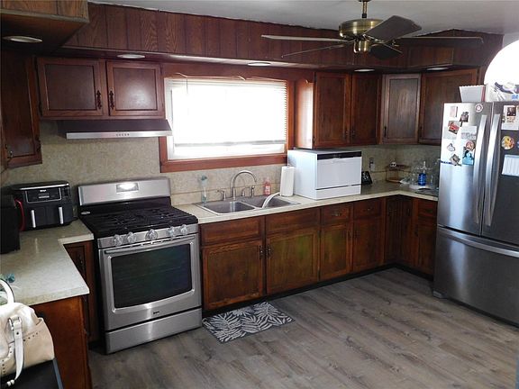 5th image of 3814 Elmwood Ave