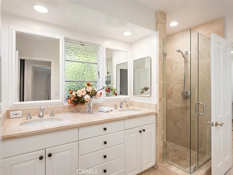 3969 Longridge Studio Ctr — Photo 21