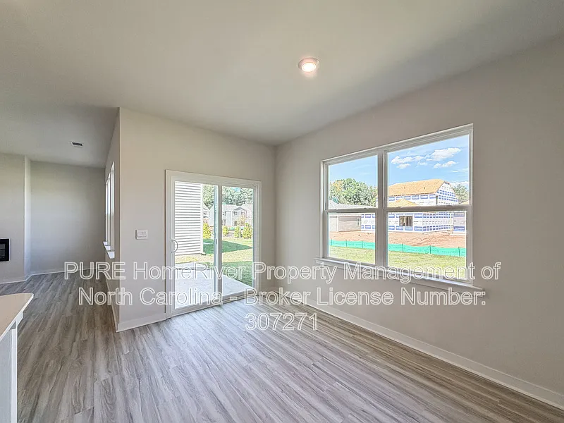 3 bed, 2.5 bath, 1749 sqft, $2,025 — Photo 4