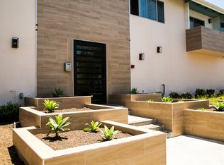 Raymond Ave, Santa Monica, CA 90405