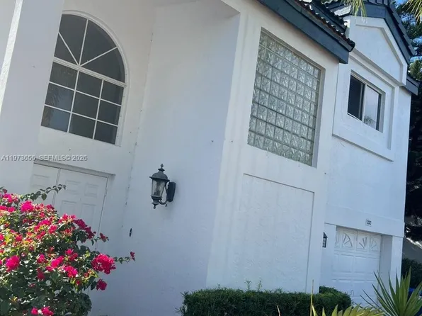 202 NE 211th Ter, Miami, FL 33179