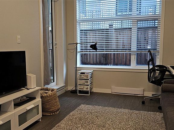 5th image of 868 Orono Ave #104