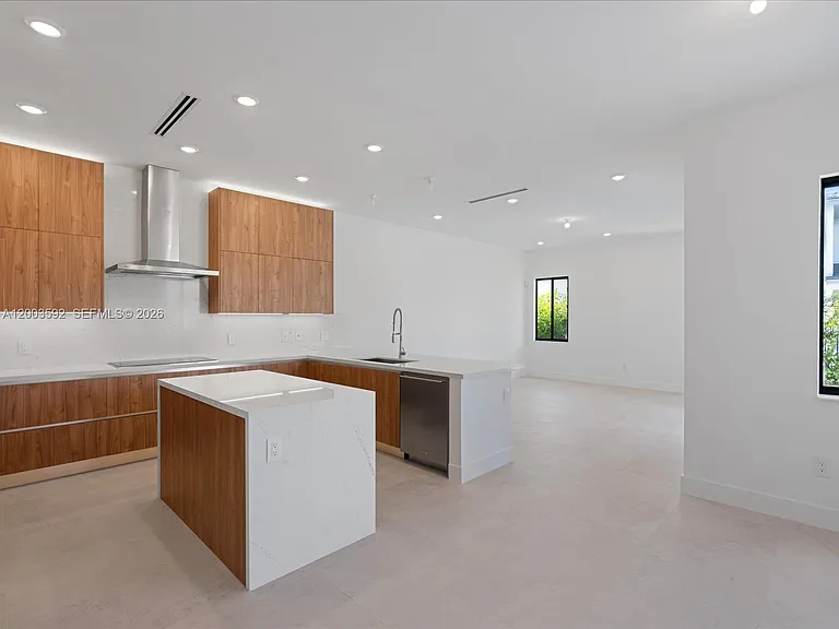 19602 NE 14th Ct — Photo 13