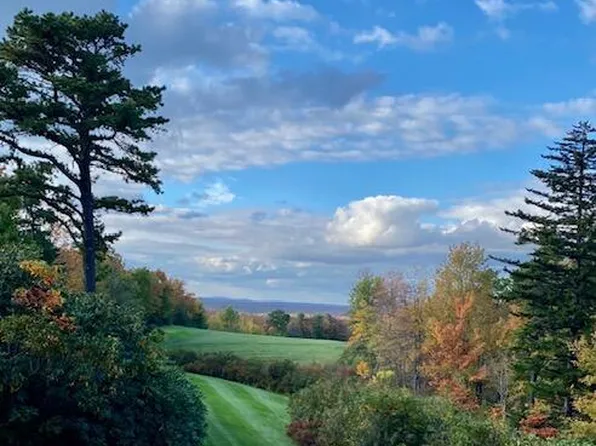 91 Pinecrest Dr, Pocono Pines, PA 18350