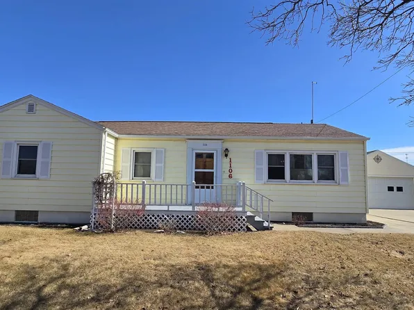 1106 C Ave, Vinton, IA 52349