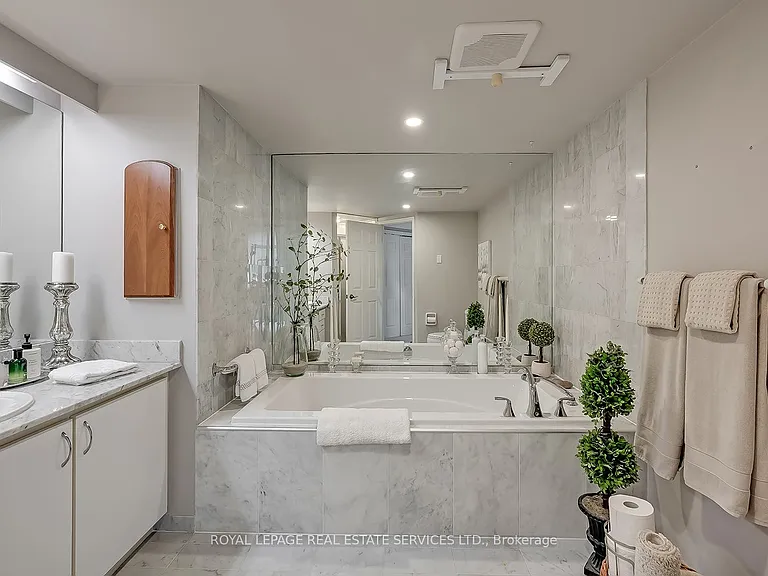 100 Lakeshore Rd E #805 — Photo 17